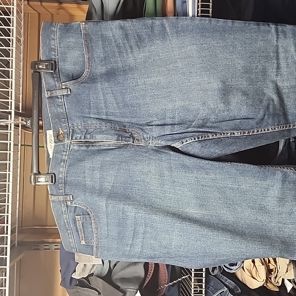 Jos A Bank 1905 Jeans size 46x32. New with Tags.